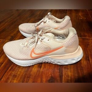 Women’s 10.5” Nike running shoes